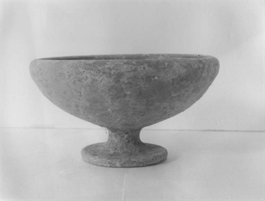 coppa emisferica su piede cavo